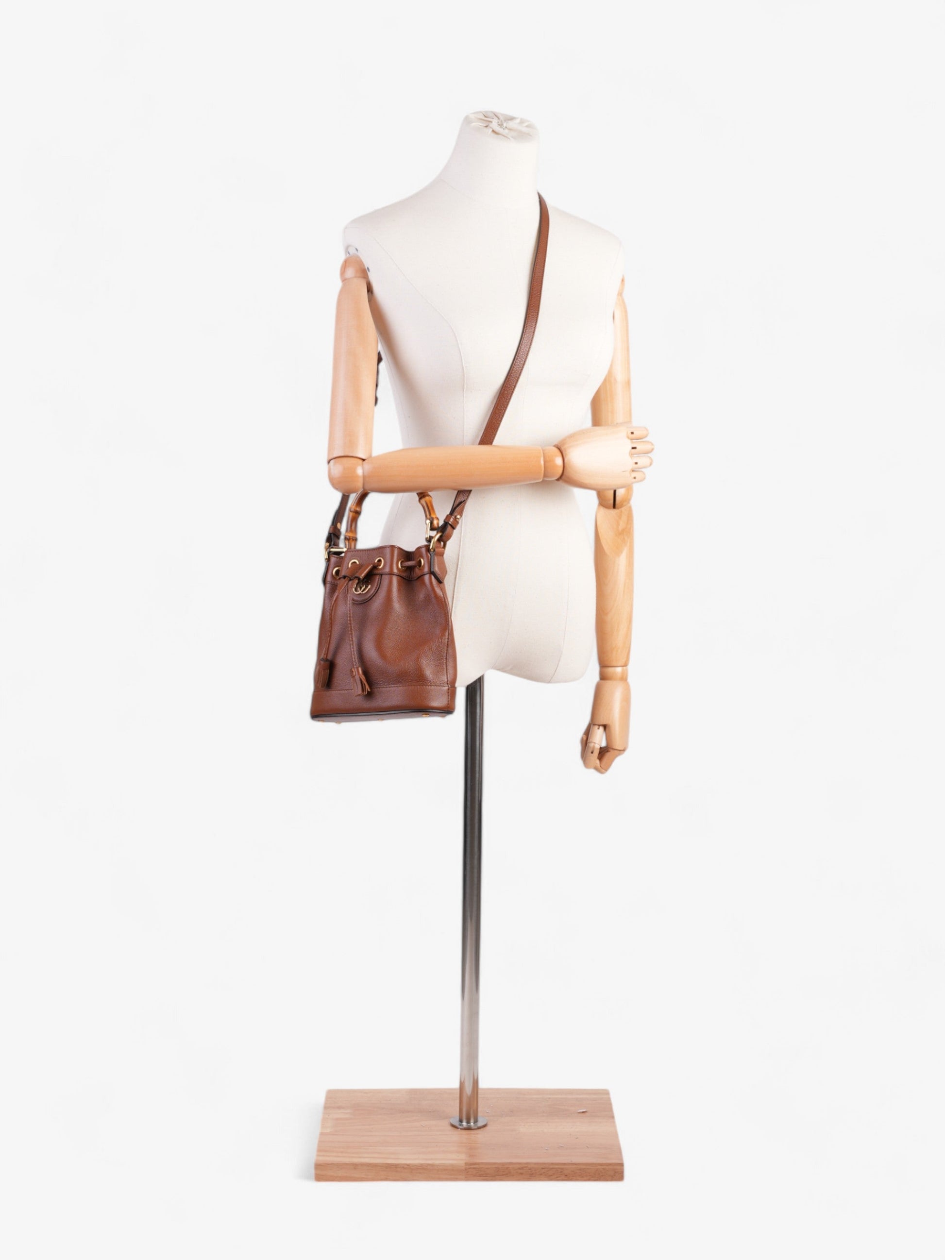 Gucci Diana Bucket Bag Leather Brown Shoulder Bag