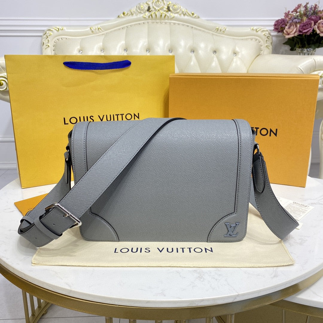 Top Quality New Messenger Bag Taiga Grey Flap Crossbody Bag
