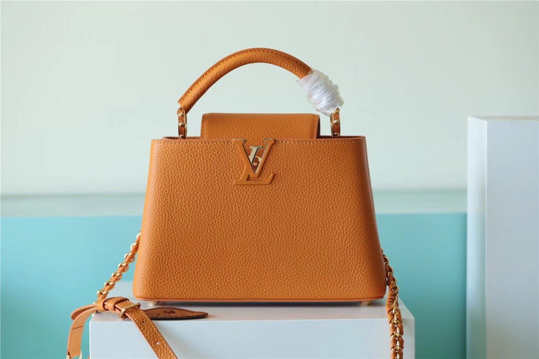 Top Quality Capucines Bb Taurillon Jaune Sunbeam Crossbody Bag