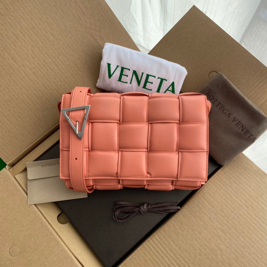 Top Quality Padded Cassette For Women Women Pink Travel Bag