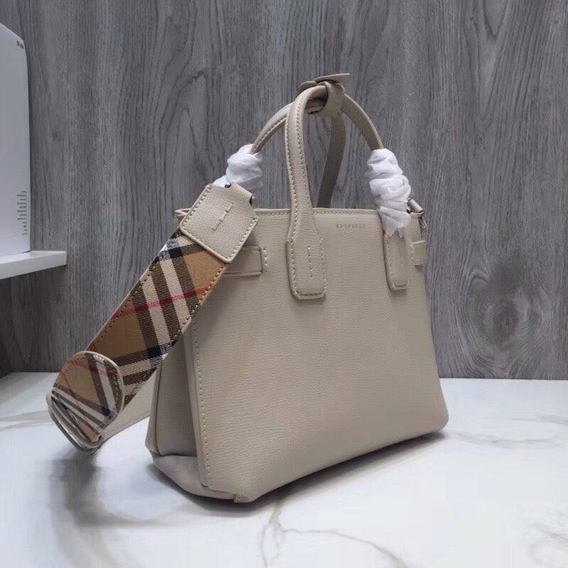 Top Quality The Banner Bag For Women Beige Small Travel Bag