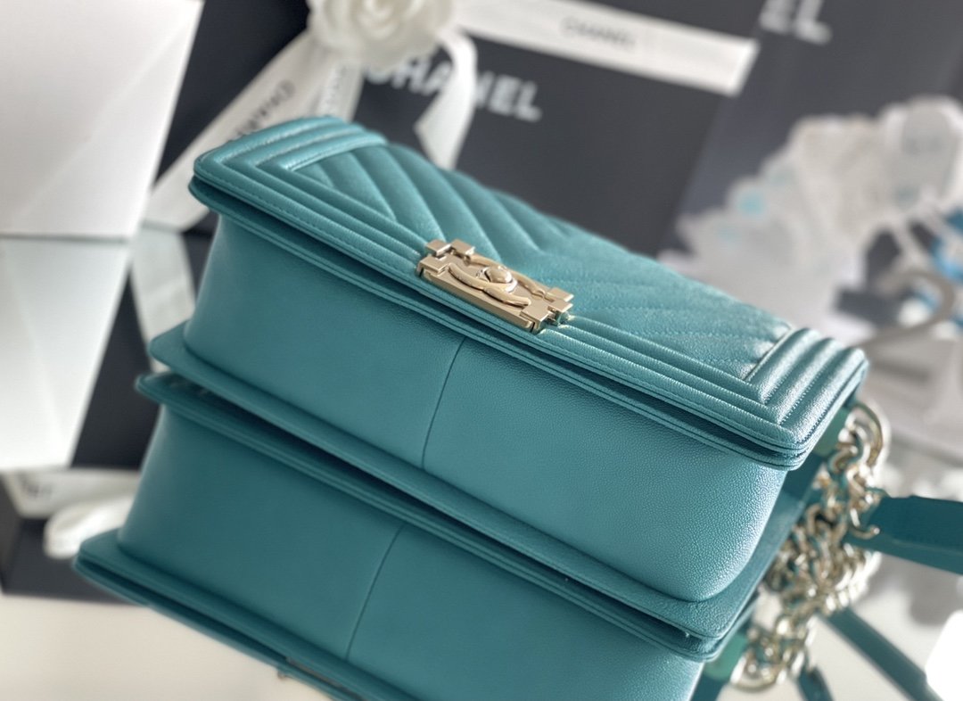 CHLMedium Boy 9.8in 25cm A67086 Blue Handbag