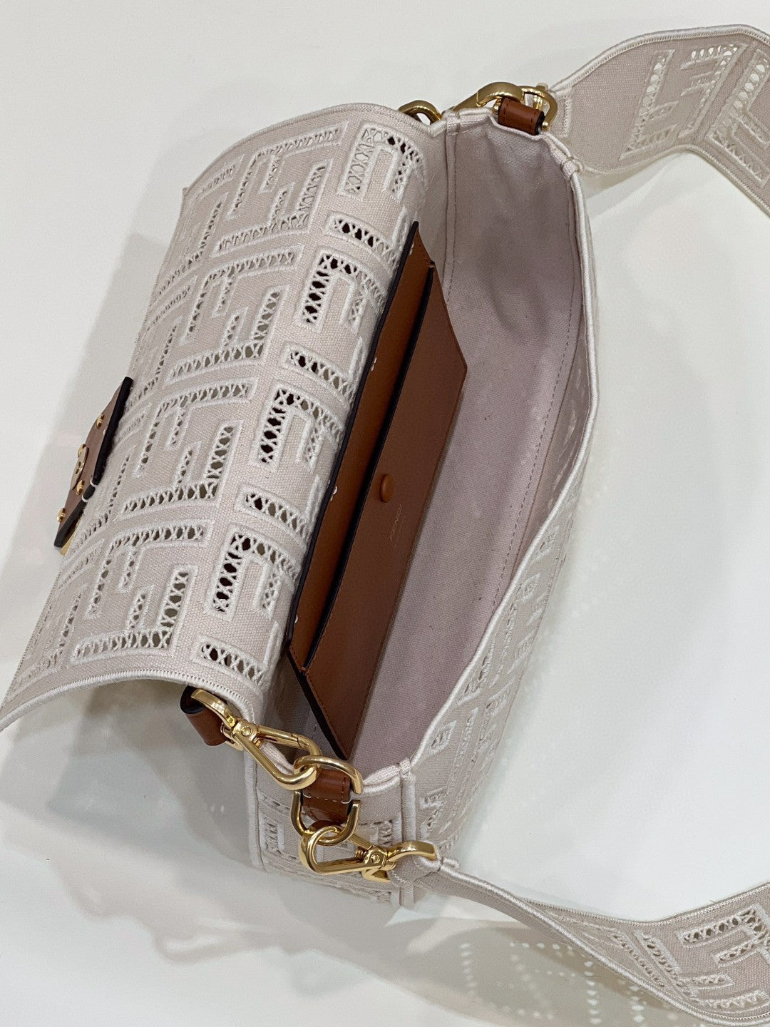 Fi Baguette With Embroidery Metop Qualityum Bag White Travel Bag