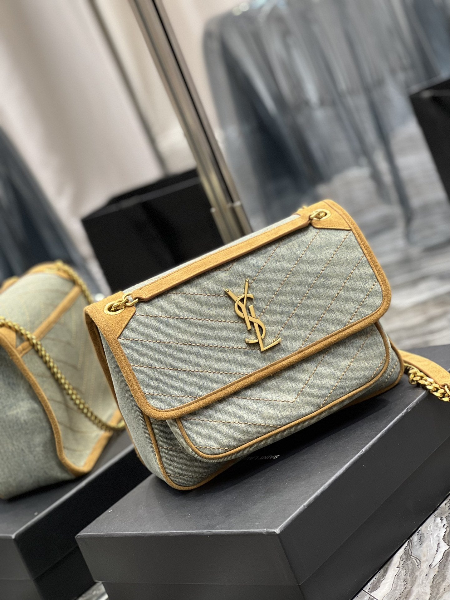 YSL Saint Laurent Niki Shoulder Bag Chain 11In28Cm Ysl 8627
