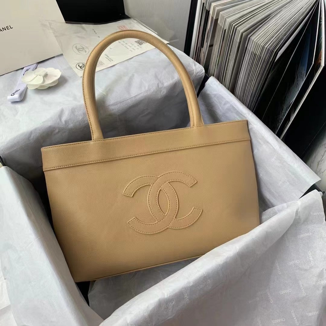 CHL CHLOpen Caviar East West Beige Tote Bag