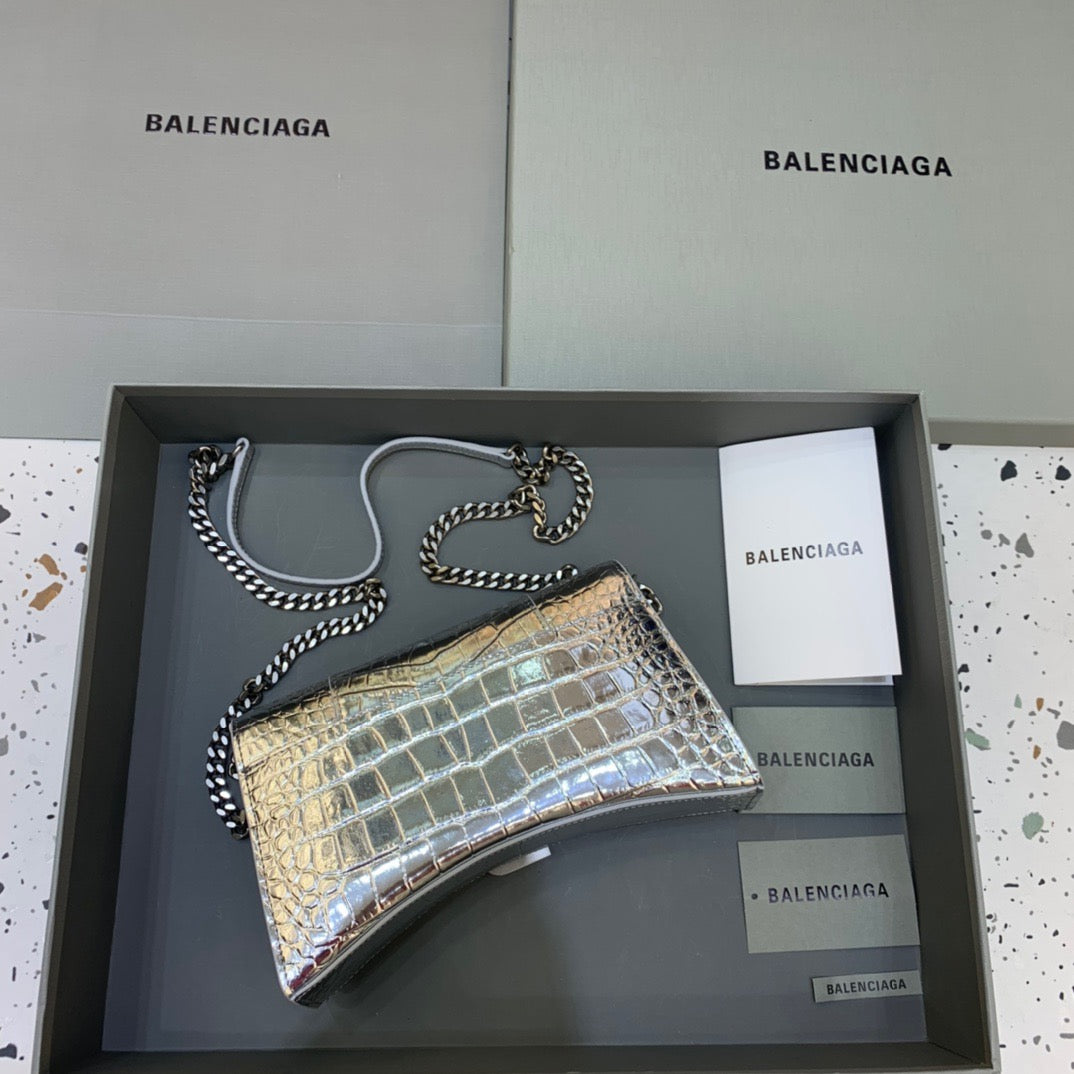 Top Quality Hourglass Wallet On In Sliver Chain Crossbody Bag