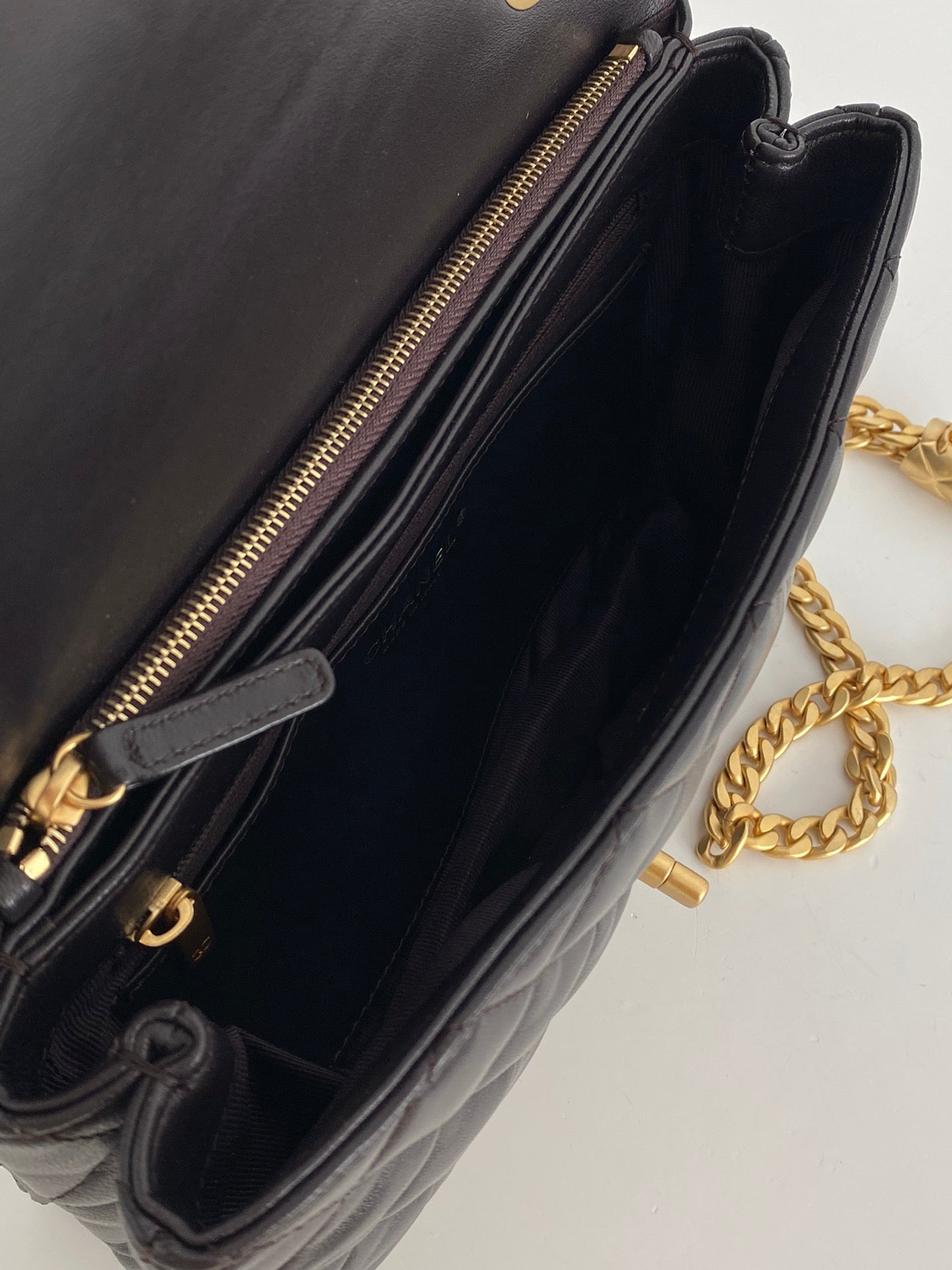 CHLSmall , ’s 8.7in 22cm Black Flap Handbag Bags 87In22Cm