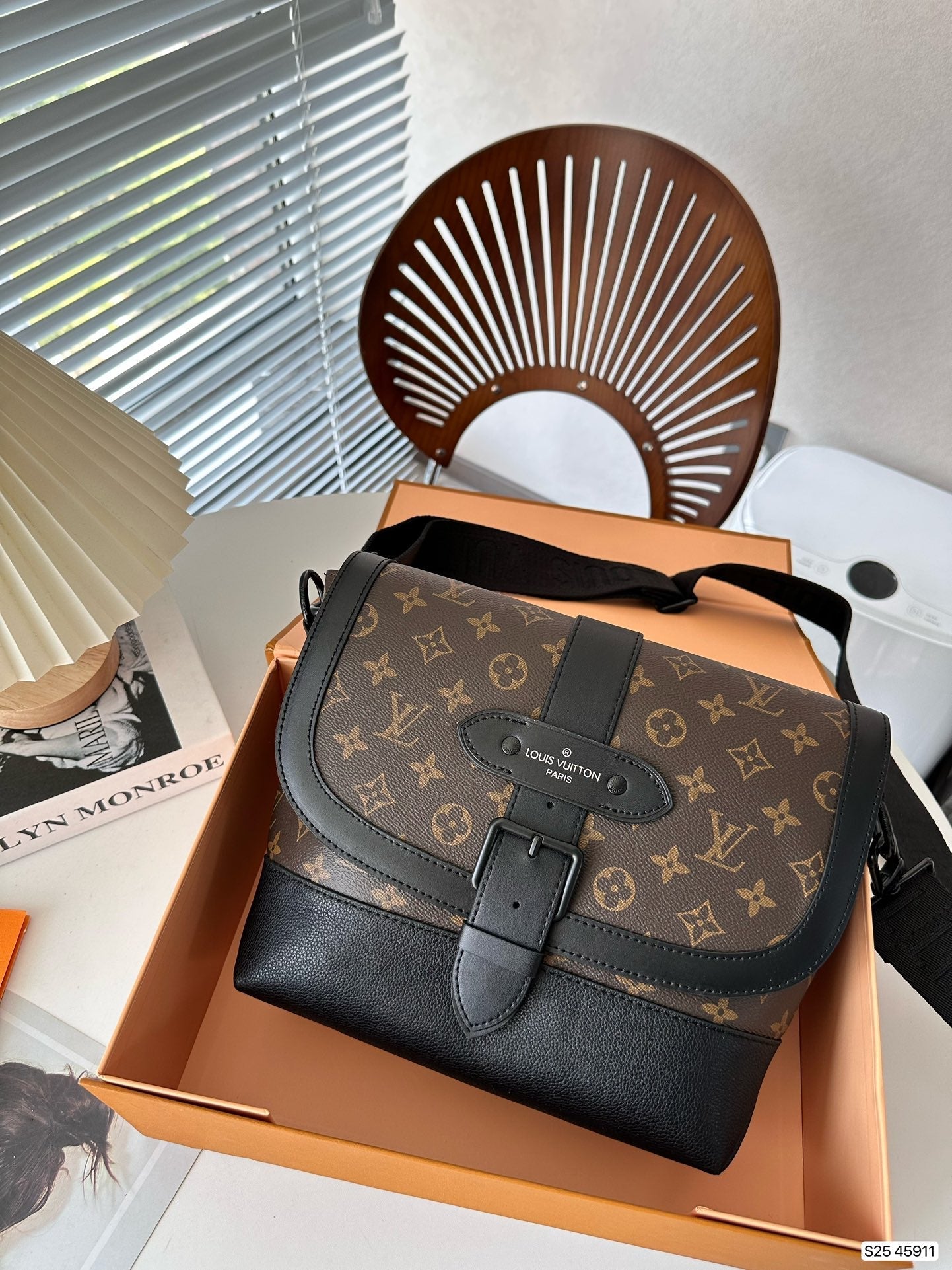 EN - Luxury LUV 840 Travel Bag