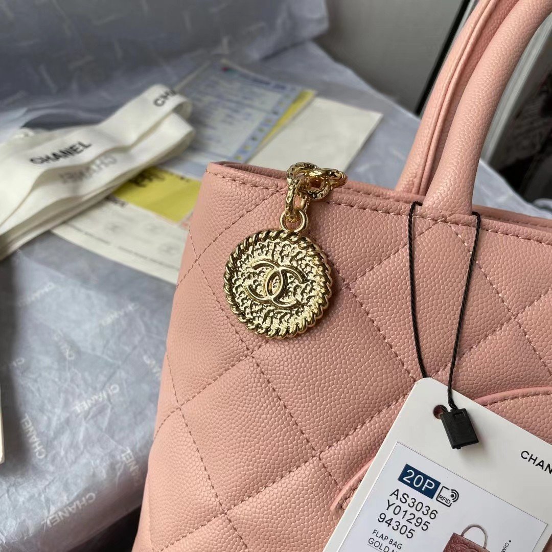 CHLMedallion PiNike 29cm 11in Shoulder Bag