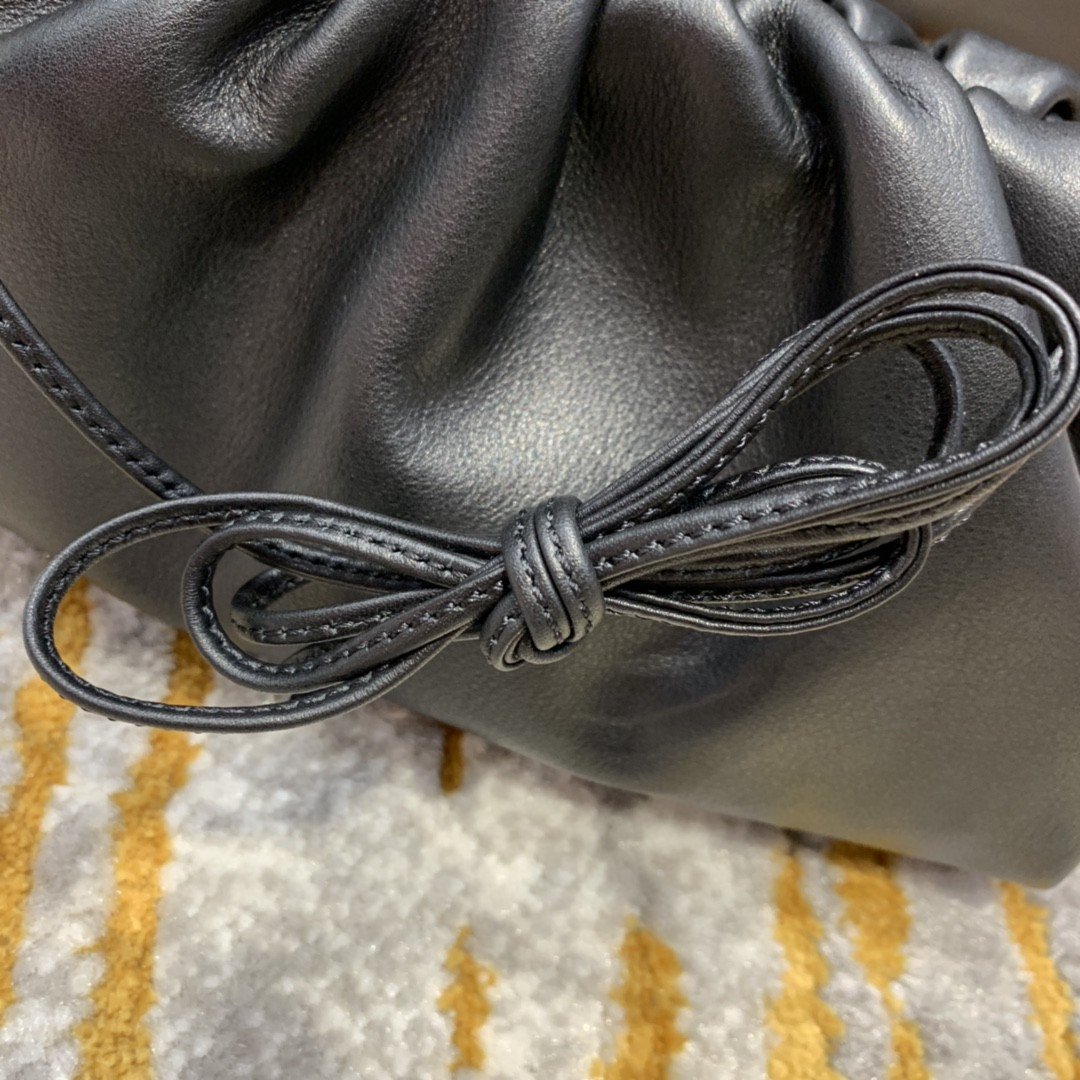 Top Quality Pouch For Women In Travel Black Mini Travel Bag