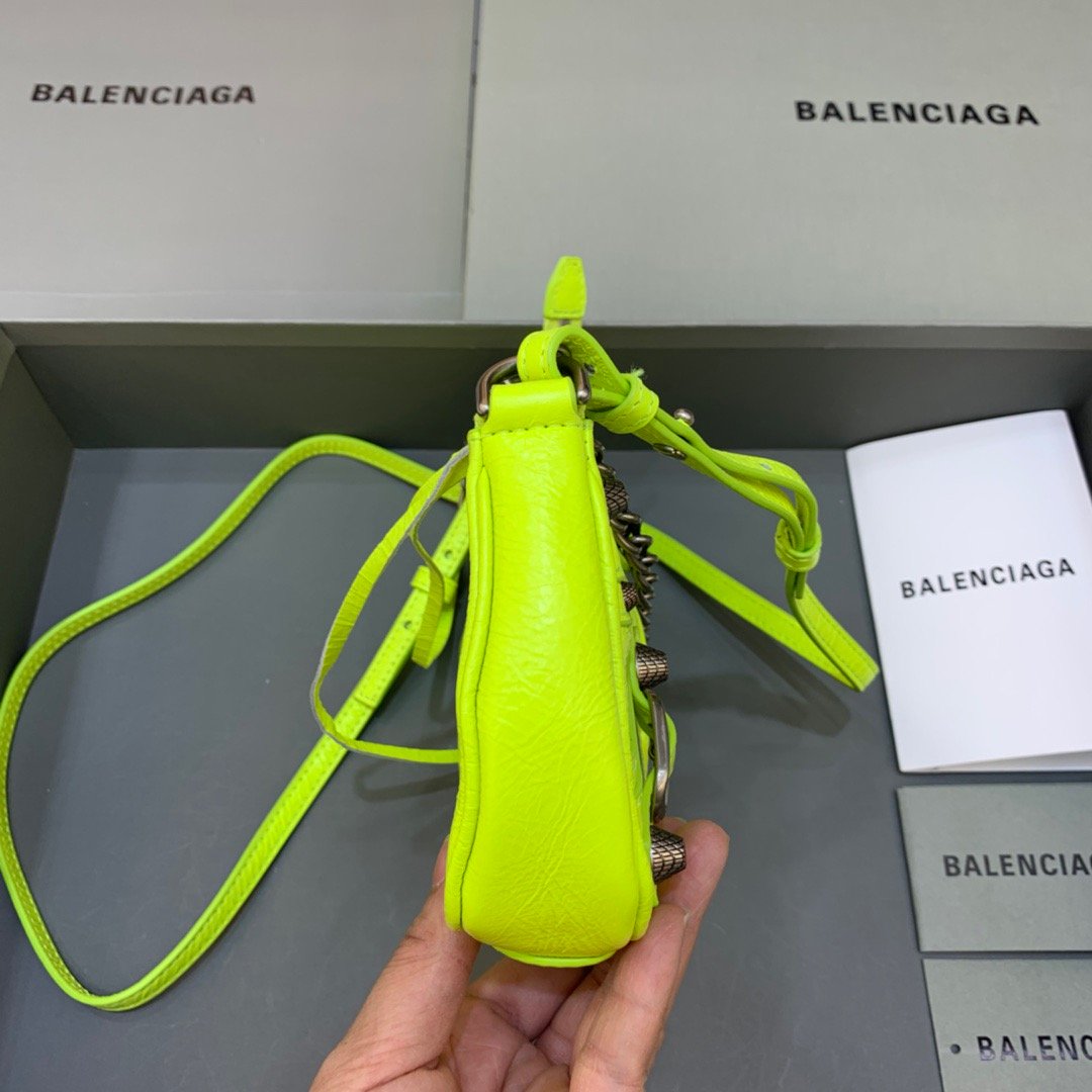 Top Quality Le Cagole Bag With Light Green Mini Travel Bag