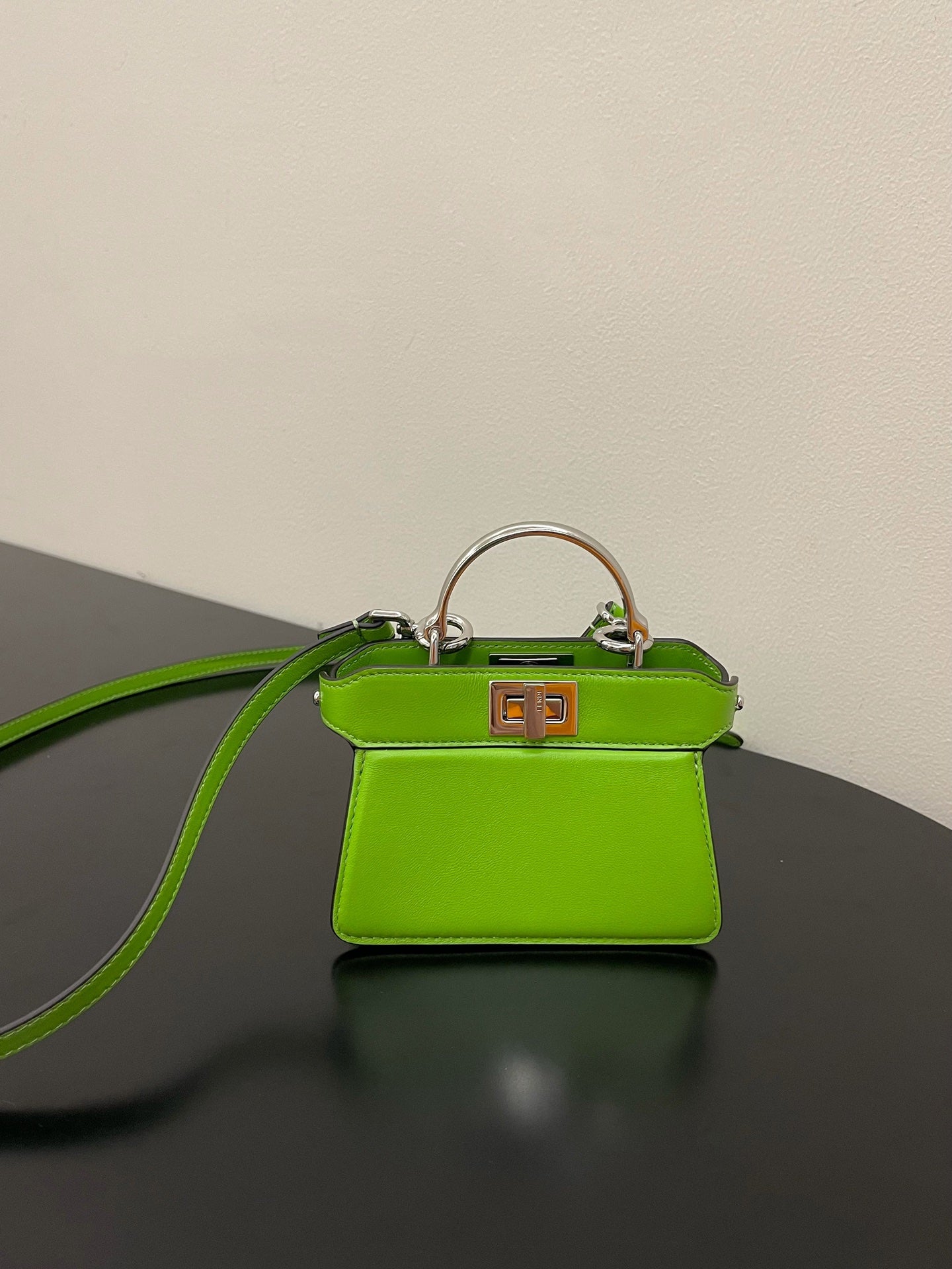 Top QualityTop Quality Peekaboo ISeeU Green Handbag