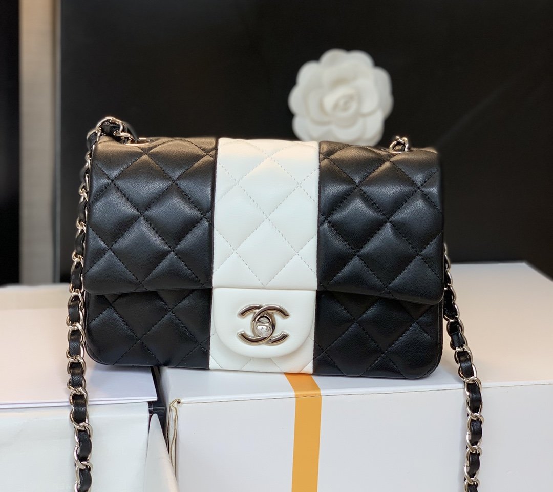 CHLMini 7.8in 20cm Black Flap Mini Bag