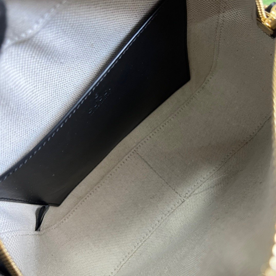 gg , ’s 8.5in 22cm Matelasse Black Shoulder Bag
