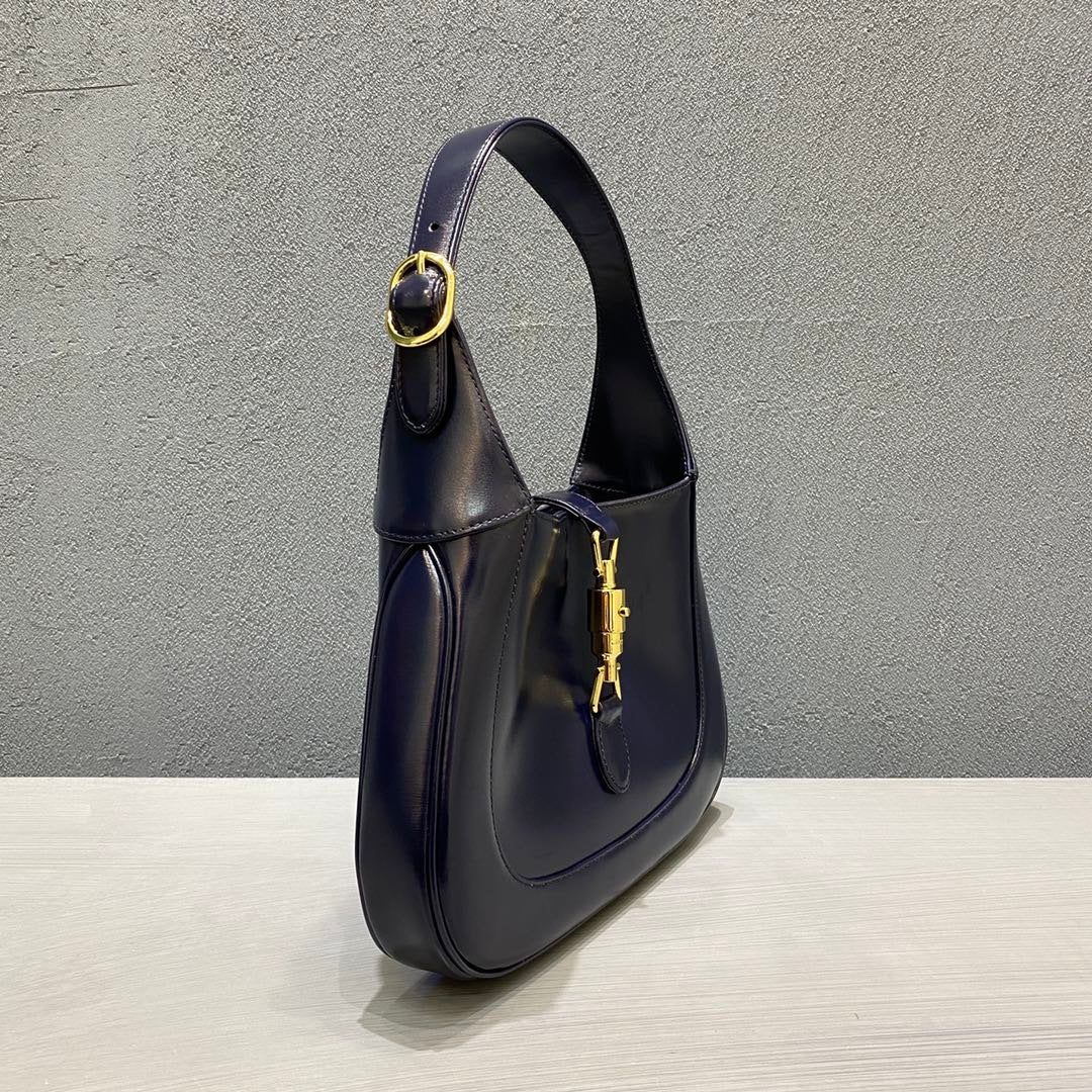 gg Jackie 10.8in 27cm gg Black Small Shoulder Bag