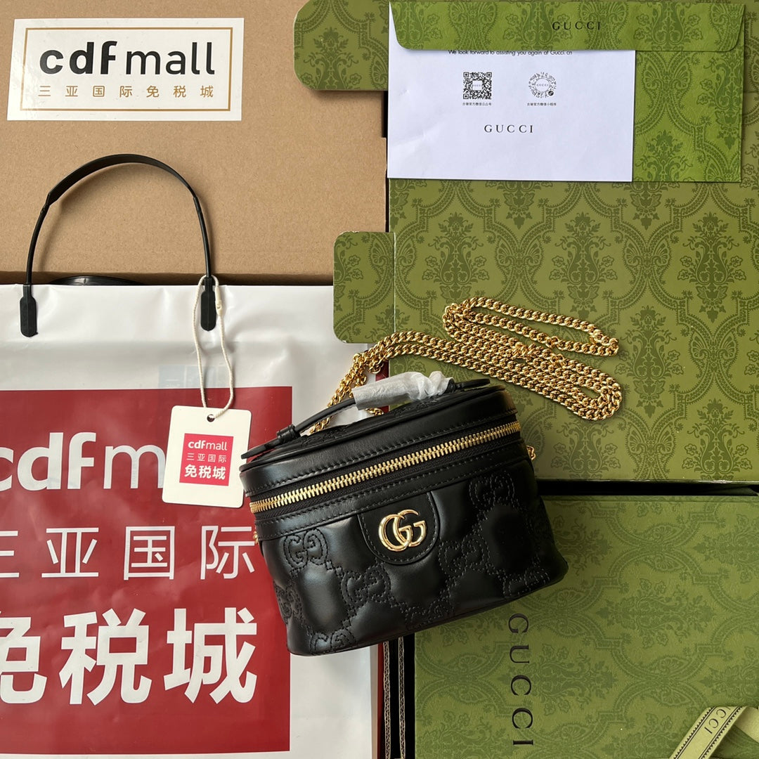 gg , ’s 6.3in Quilted Black Mini Bag