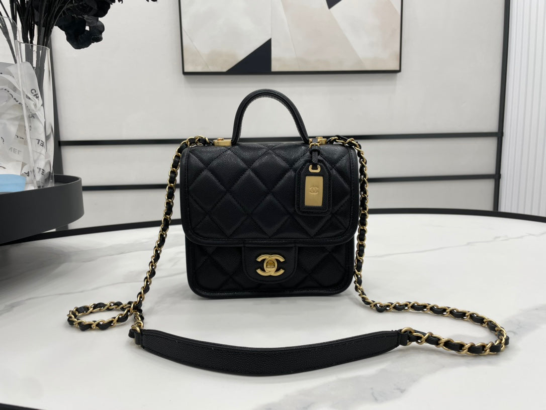 CHL Top Qualityap 8. Black Flap Travel Bag