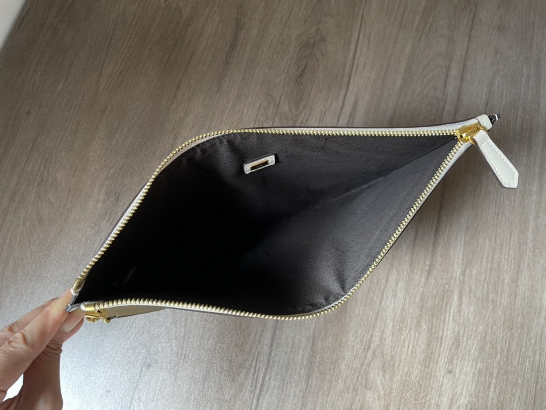 Top QualityTop Quality Flat Pouch White Large Shoes