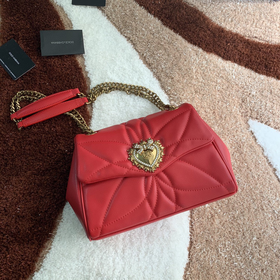 Top Quality Devotion Shoulder Bag In Nappa Quilted Red