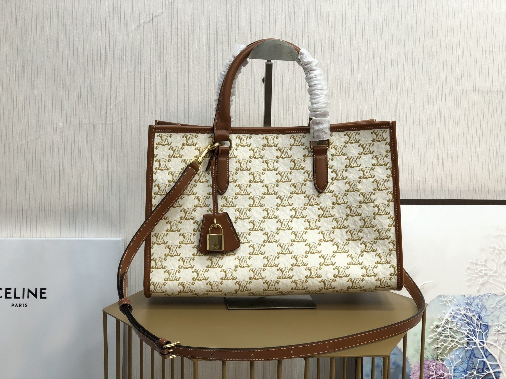 Top Quality Horizontal Cabas In Triomphe For Canvas White Travel Bag 199742Bzj01Bc 4244