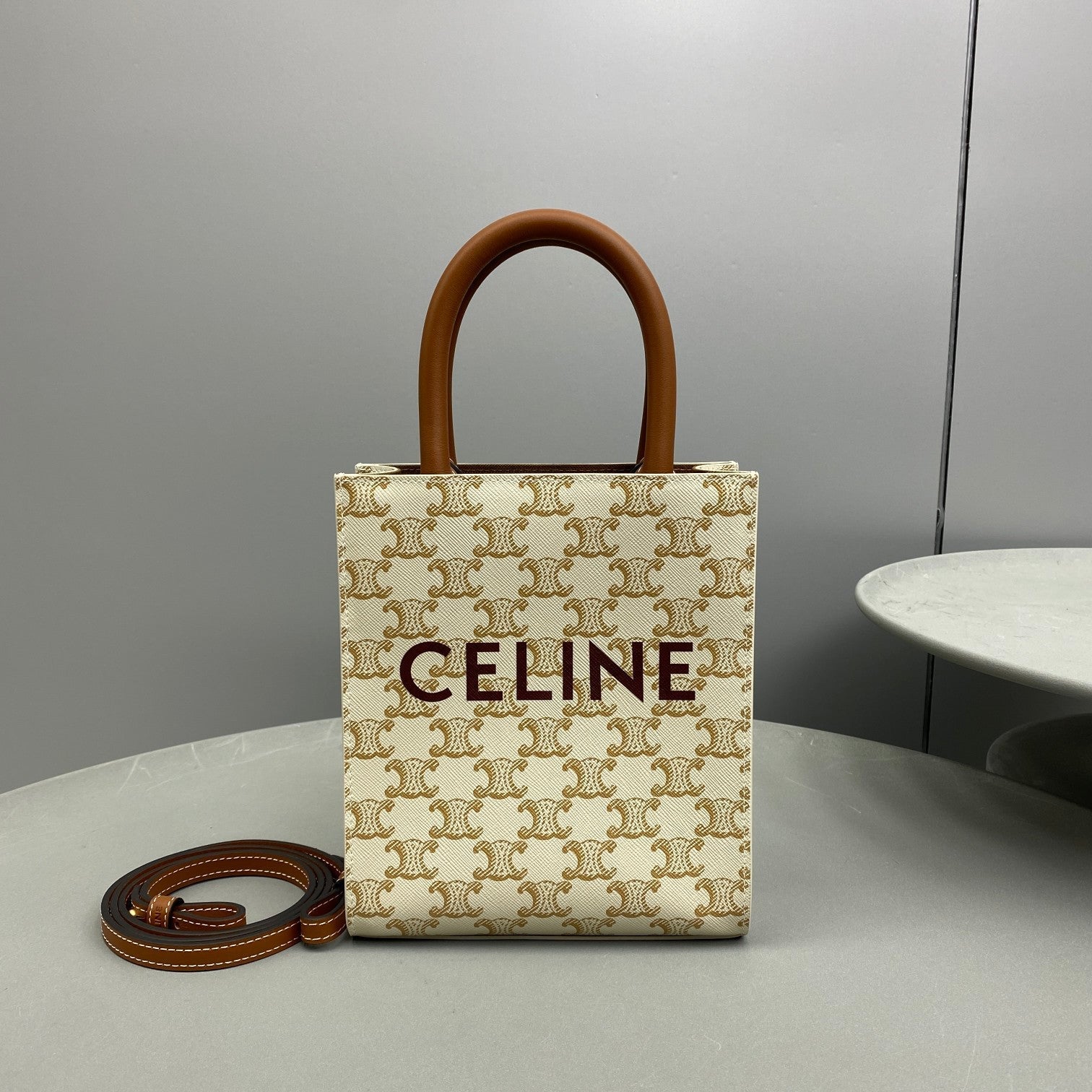Top Quality Vertical Cabas In Triomphe For Canvas White Travel Bag 194372Bzk01Bc 9183