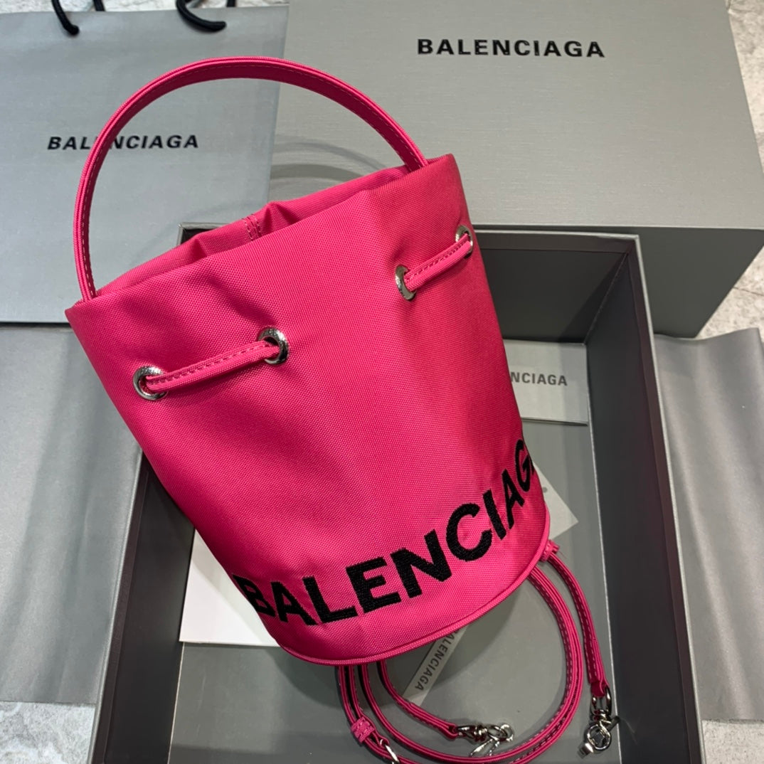 Top Quality Le Cagole Metop Qualityum Bag Pink Bucket Bucket Bag