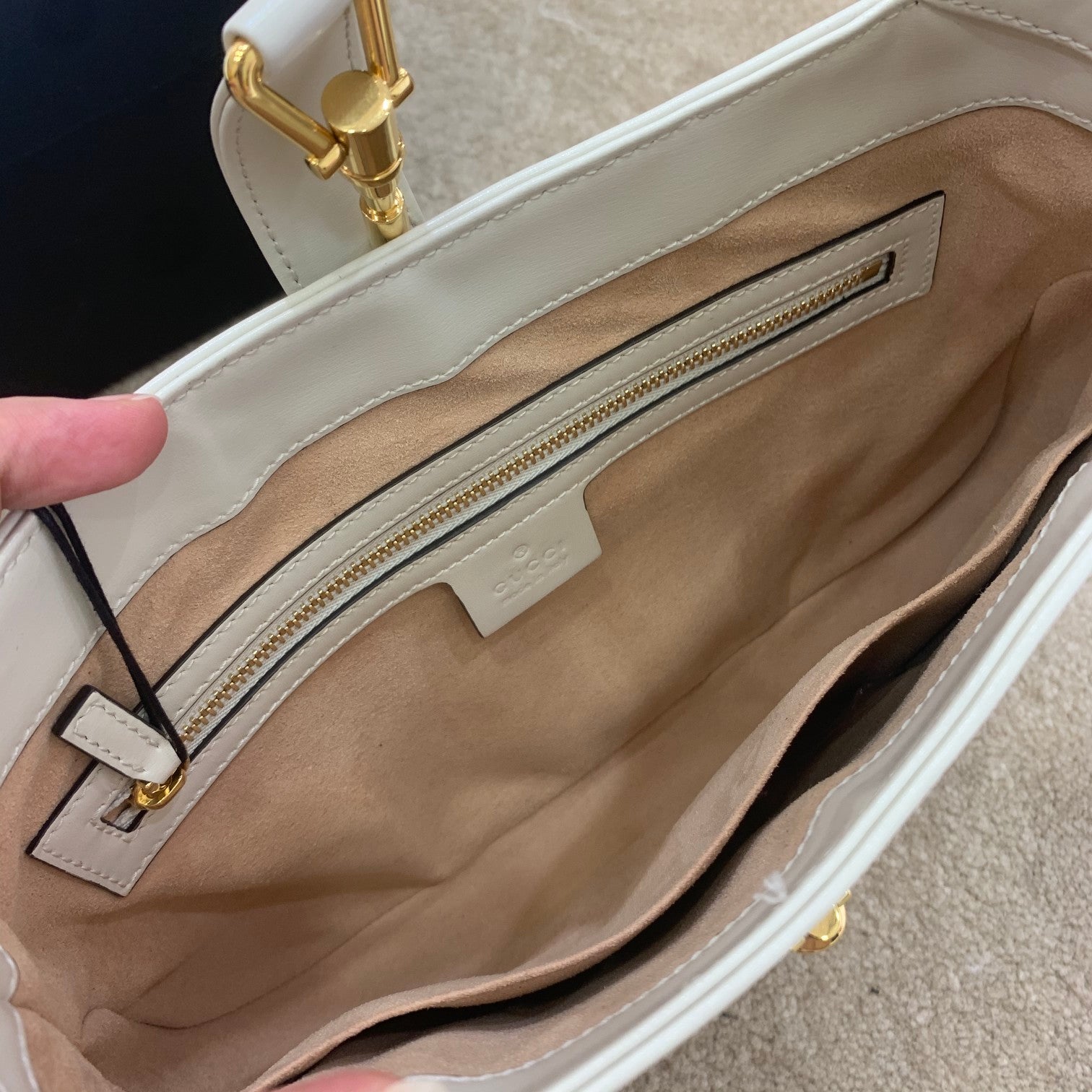 gg Jackie 10.8in 27.5cm gg White Small Shoulder Bag