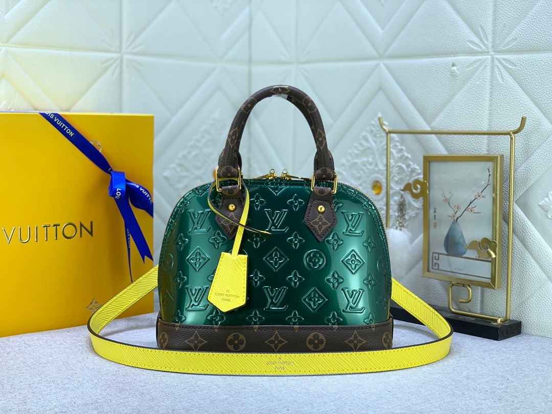 EN - Luxury LUV 834 Travel Bag