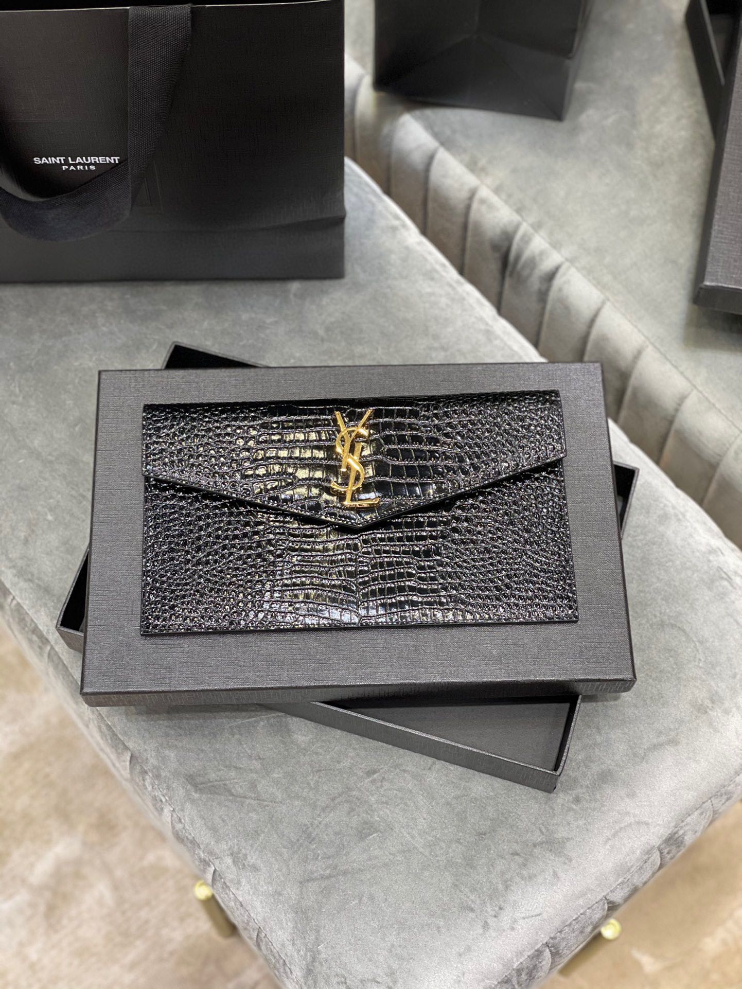 EN - Luxury SLY 313 Travel Bag