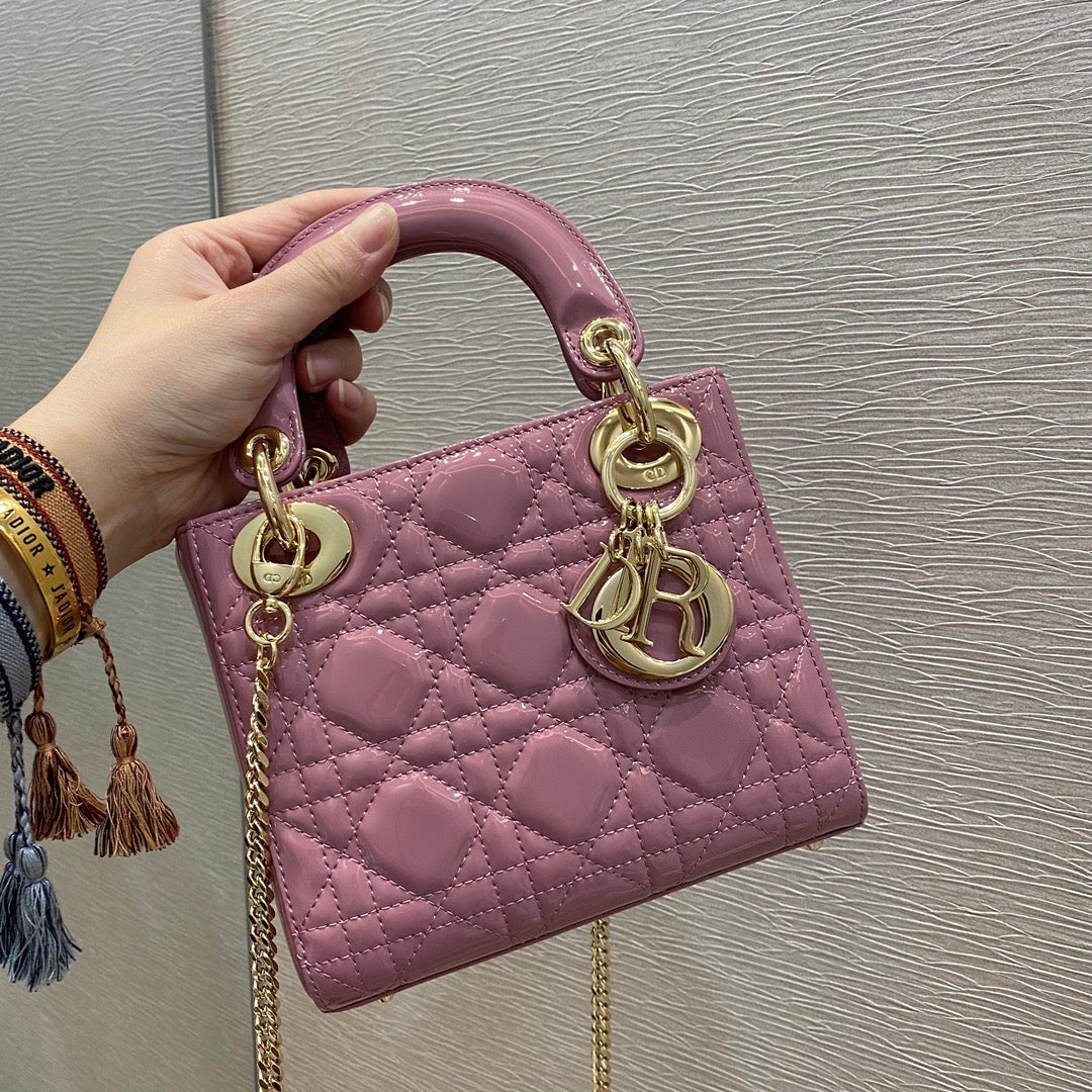 Lady Toned Hardware Coral Cd Pink Gold Mini Chain Travel Bag