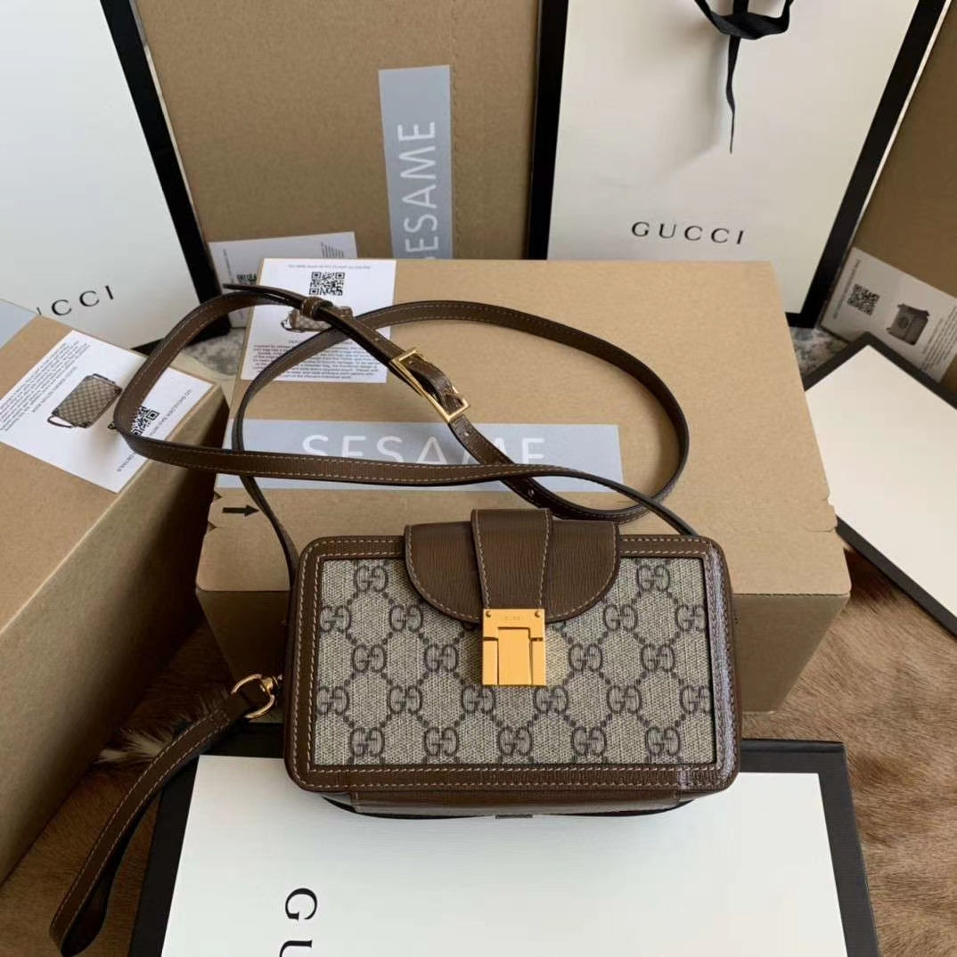 gg Clasp Closure Ebony gg Canvas Beige Mini Travel Bag