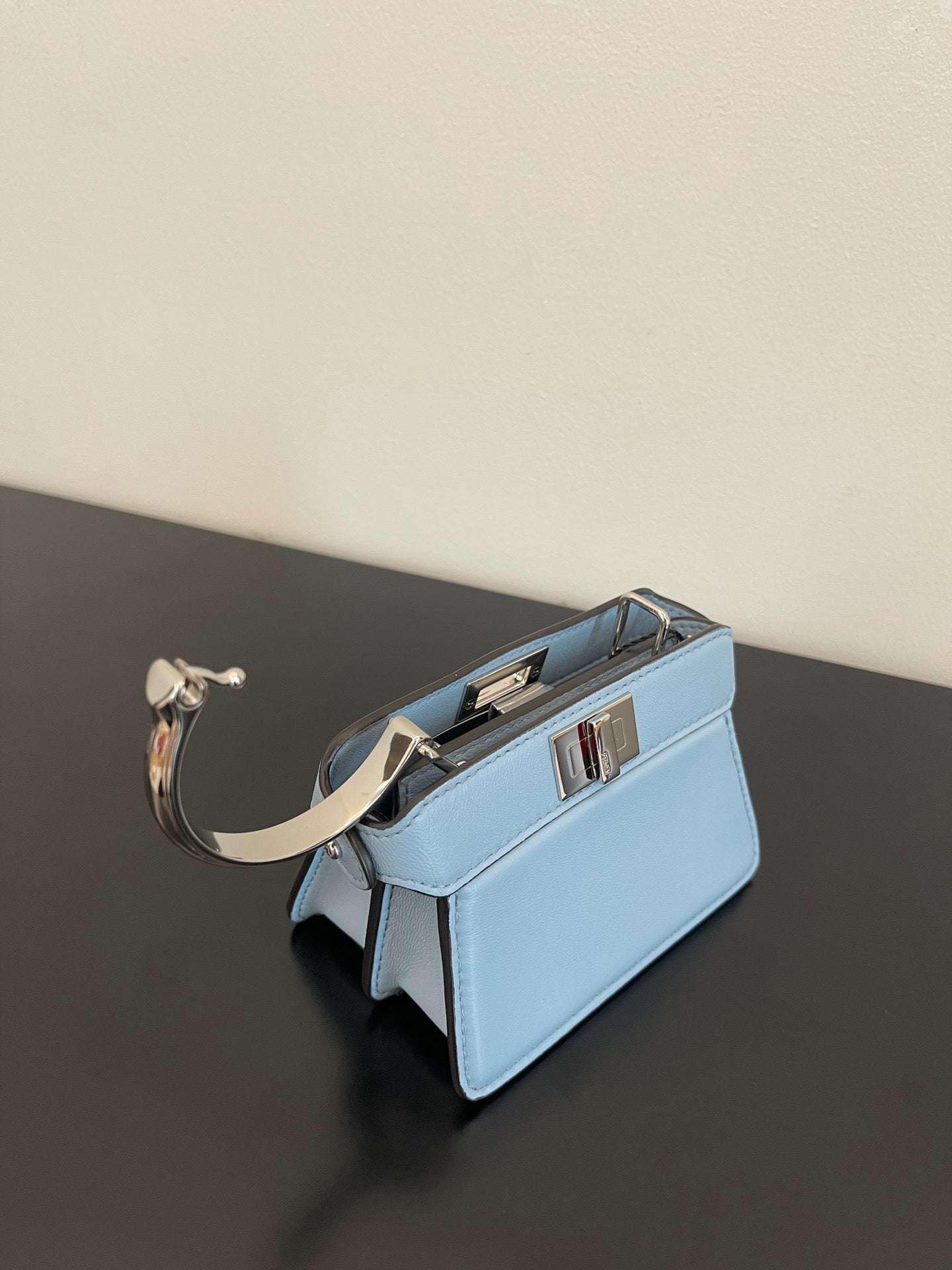 Top QualityTop Quality Peekaboo ISeeU Blue Handbag