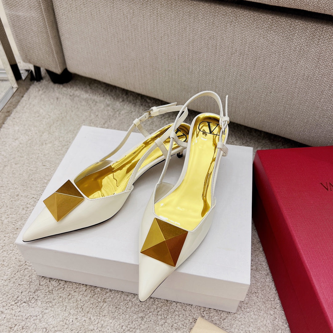 Valentino Garavani One Stud Patent Slingback Pump With White Shoes