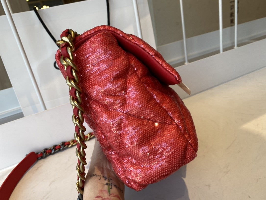 CHL 19 Hardware , ’s Red Gold Flap Shoulder Bag