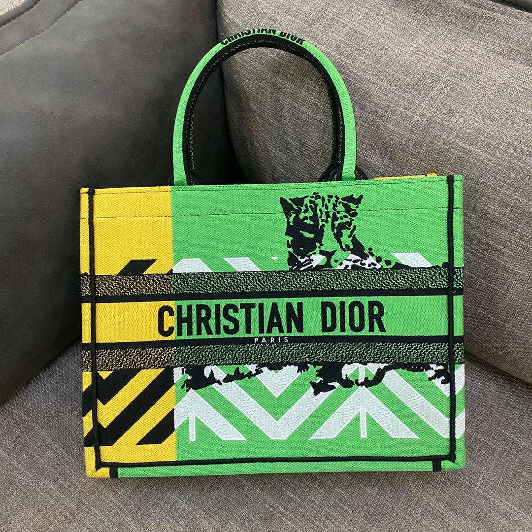 Metop Qualityum Book Bright Top Green Orange Book Tote Bag