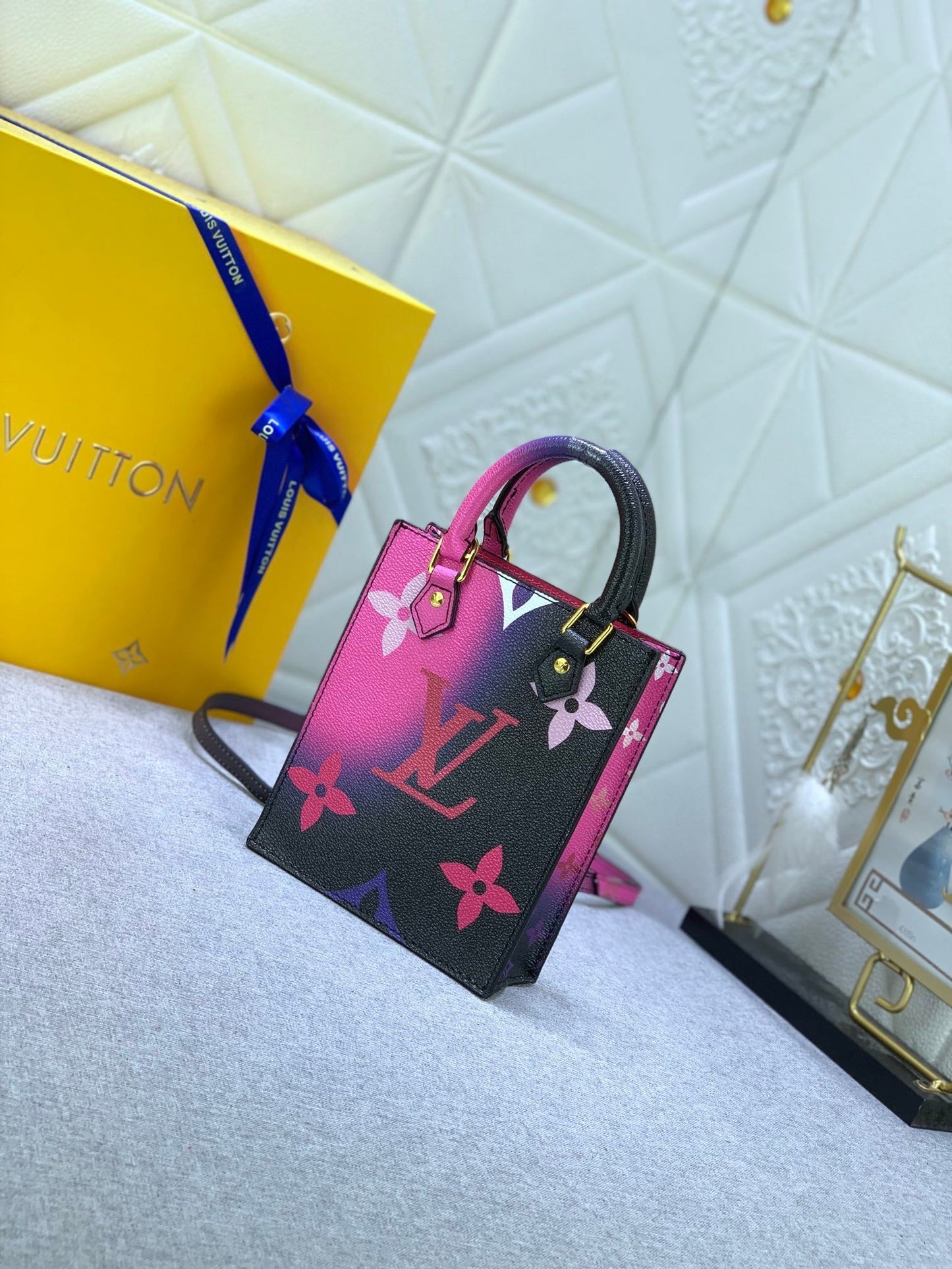 EN - Luxury LUV 822 Travel Bag