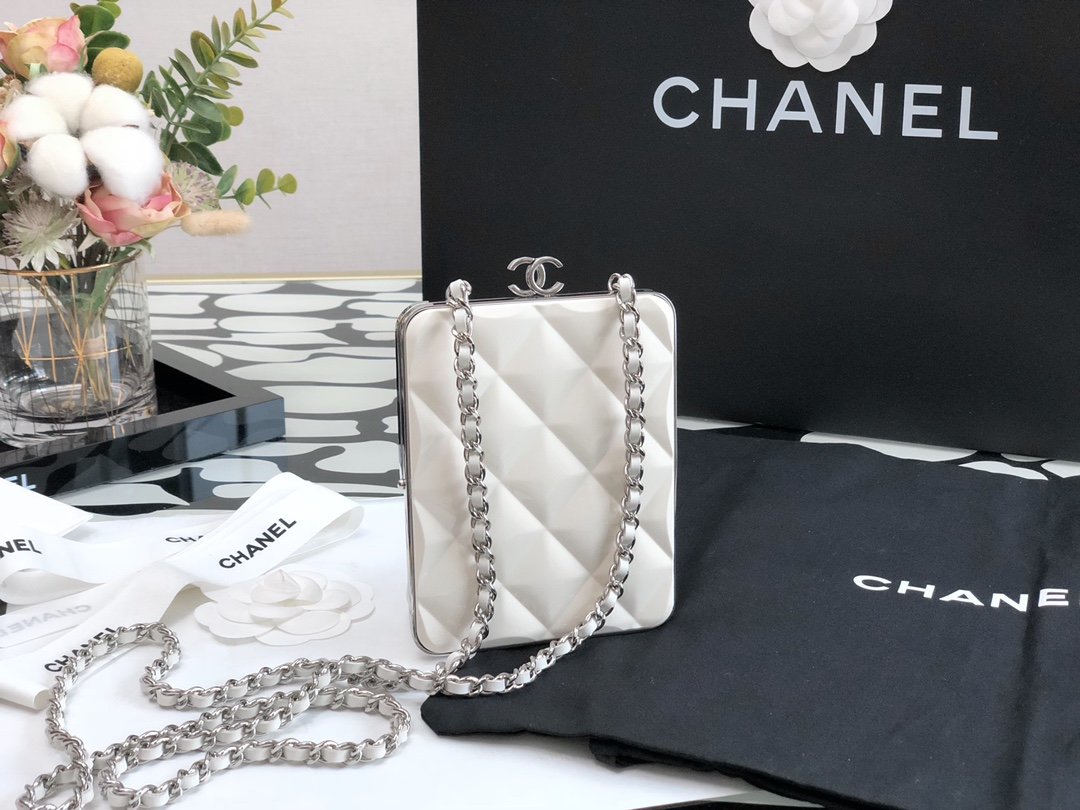 Chanel Cruise Clutch Crossbaby Bag For Women White Clutch Bag
