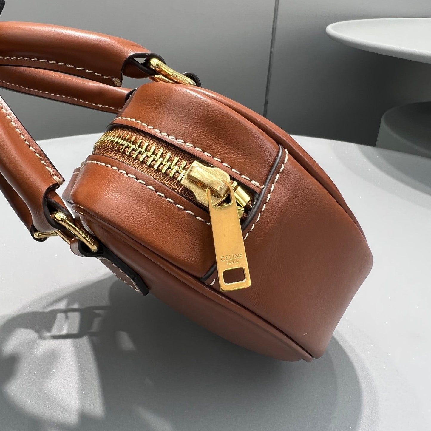 Top Quality Top Quality Heart For Women Brown Medium Travel Bag