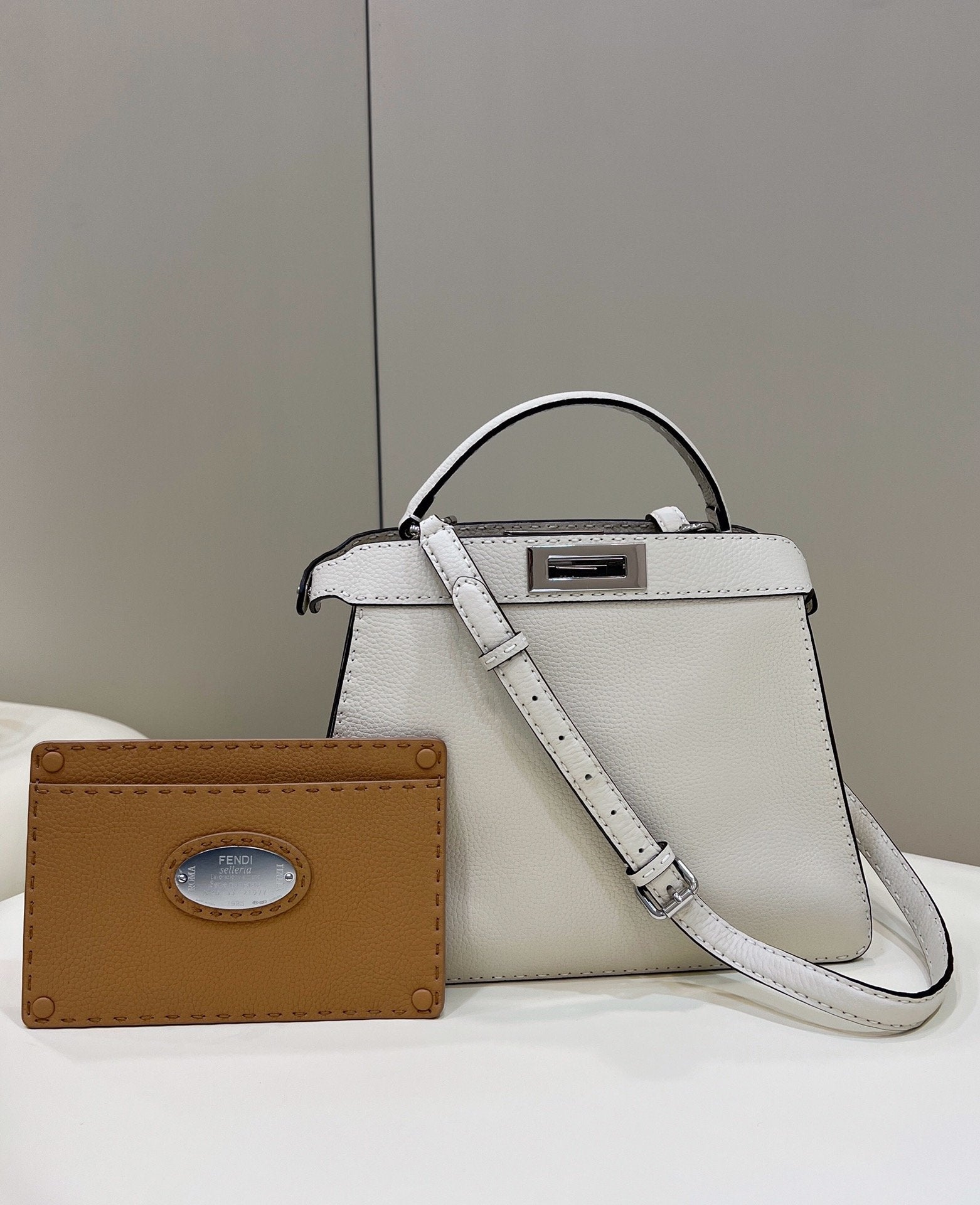 Fendi Iseeu Metop Qualityum Ff White Shoulder Bag