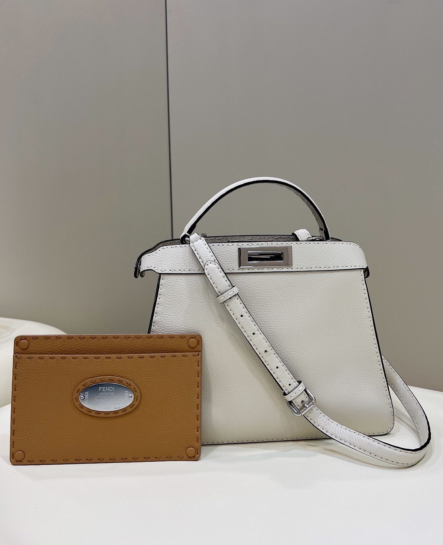 Fendi Iseeu Metop Qualityum Ff White Shoulder Bag