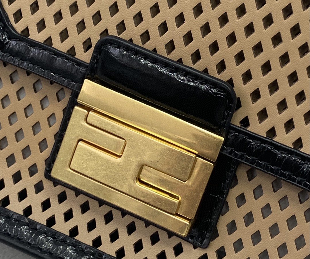 Top QualityTop Quality Kan U Black Brown Small Handbag