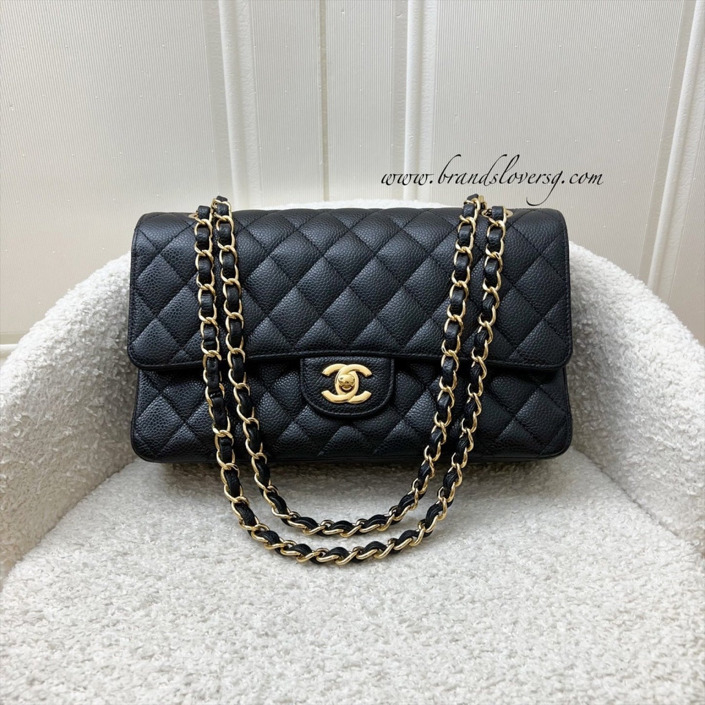 Medium Classic Flap CF in Black Caviar and GHW Accessory Refined