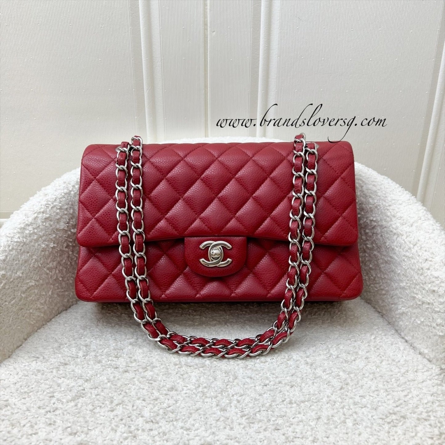 Chanel Medium Classic Flap CF in Red Caviar and SHW Accessory
