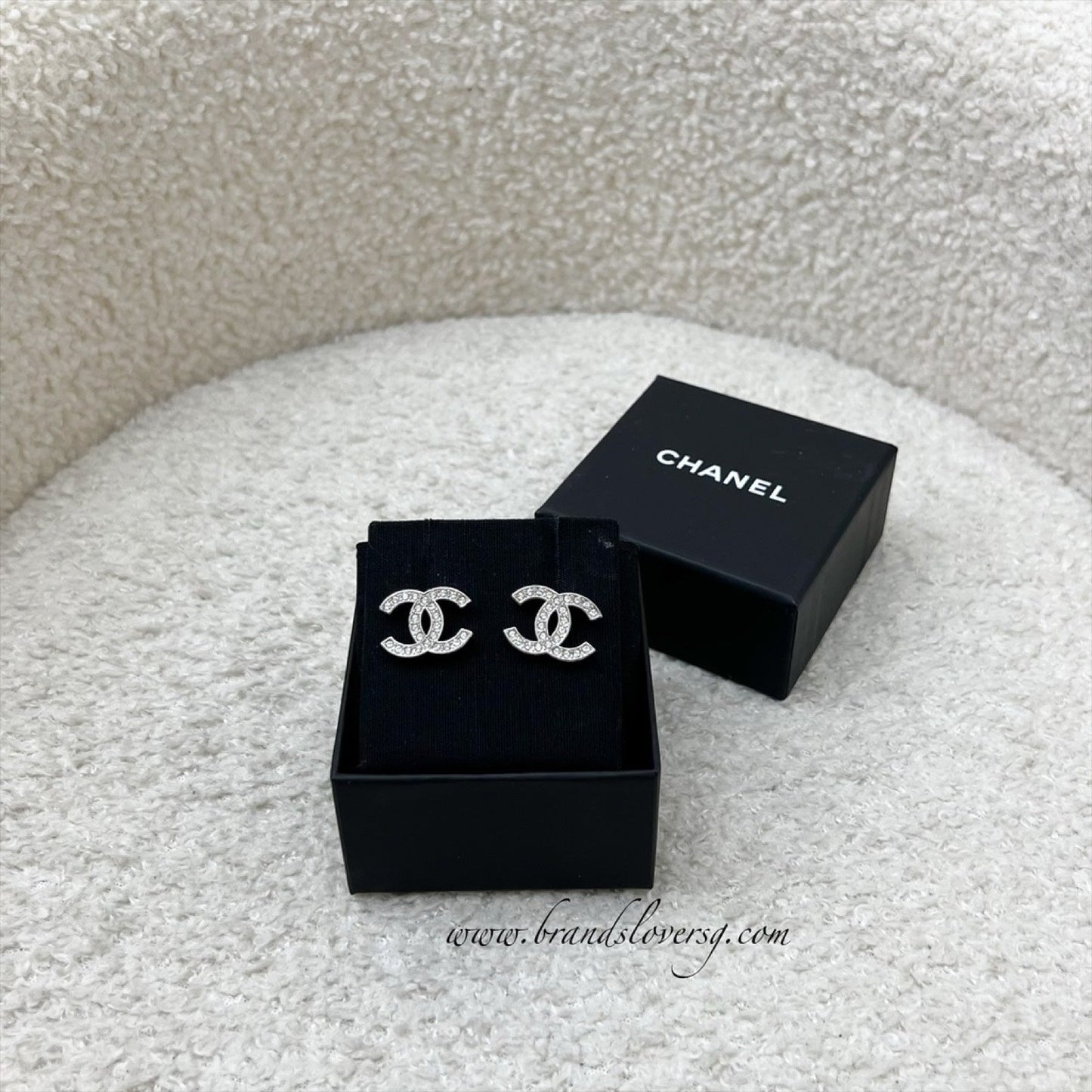 Chanel Small/Medium CC Logo Earrings in SHW Jewelry