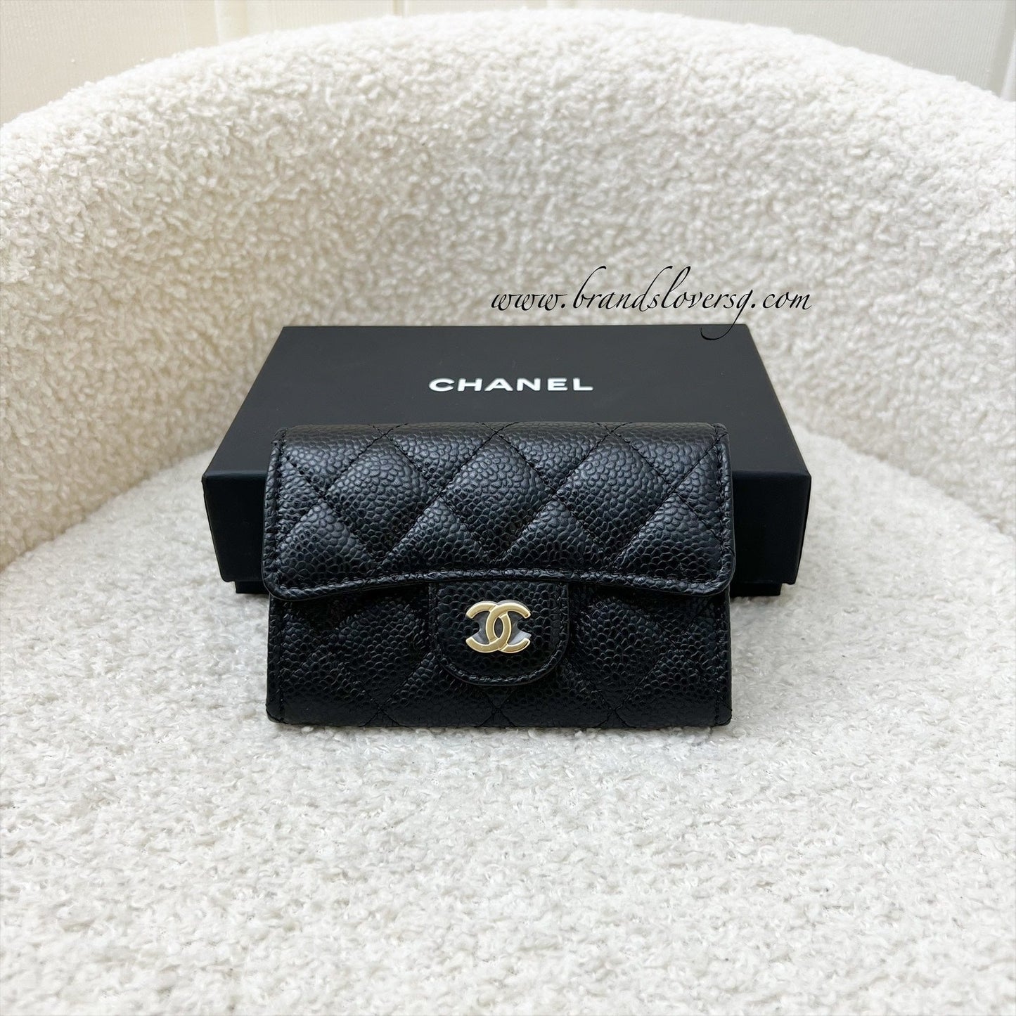 Chanel [Brand new] Classic Snap Card Holder in Black Caviar and GHW (Model: )