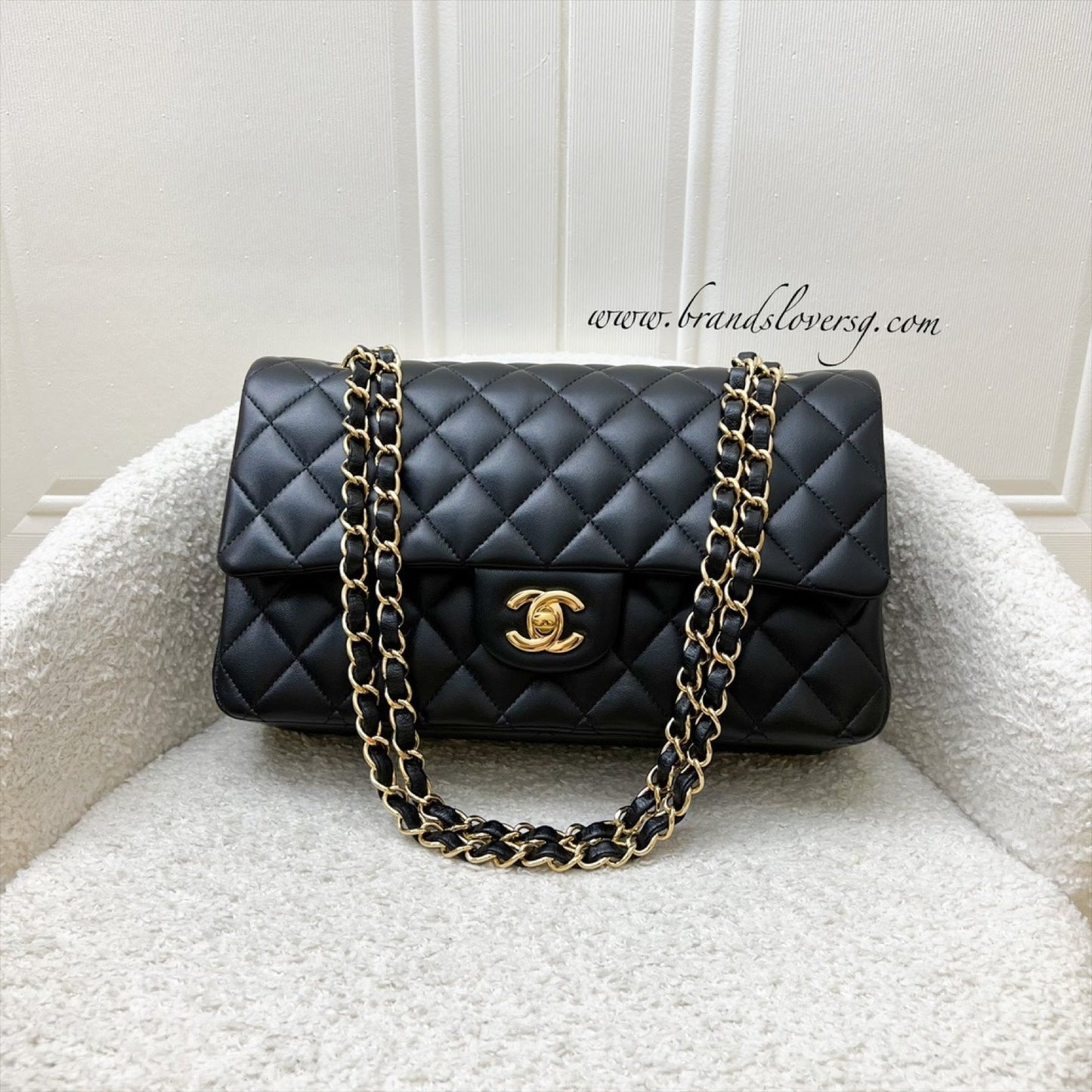 Chanel [Local Set - 2022] Medium Classic Flap CF in Black Lambskin and GHW (Model: ) Accessory