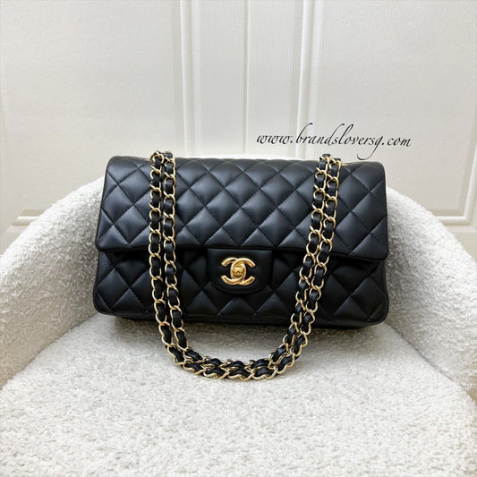 Chanel [Local Set - 2022] Medium Classic Flap CF in Black Lambskin and GHW (Model: ) Accessory