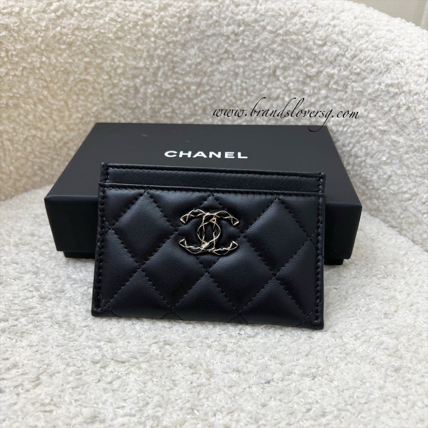 Chanel Seasonal Flat Card Holder in Black Lambskin (Model: )