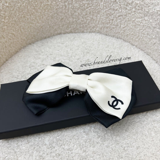 Chanel Bow Barrette Hair Clip in Black and Off White Fabric Accessory
