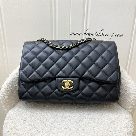 Chanel Jumbo Classic Flap SF in Black Lambskin and GHW Accessory